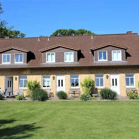Wiesenhaus 2 * Fehmarn